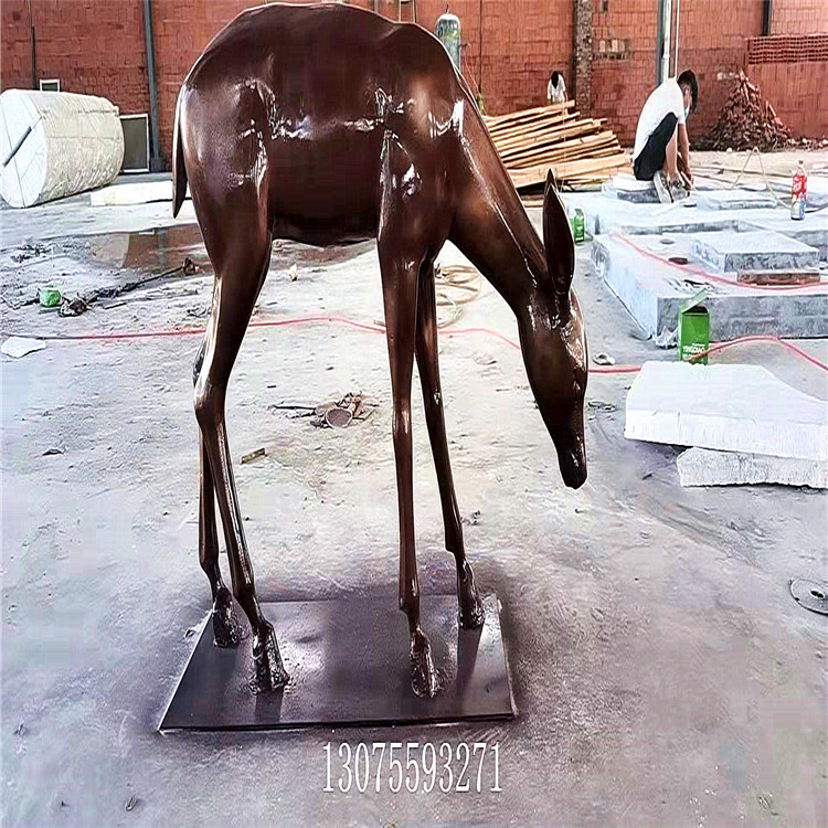 合肥雕塑公司：怎样从施工技术上提升玻璃钢雕塑品质